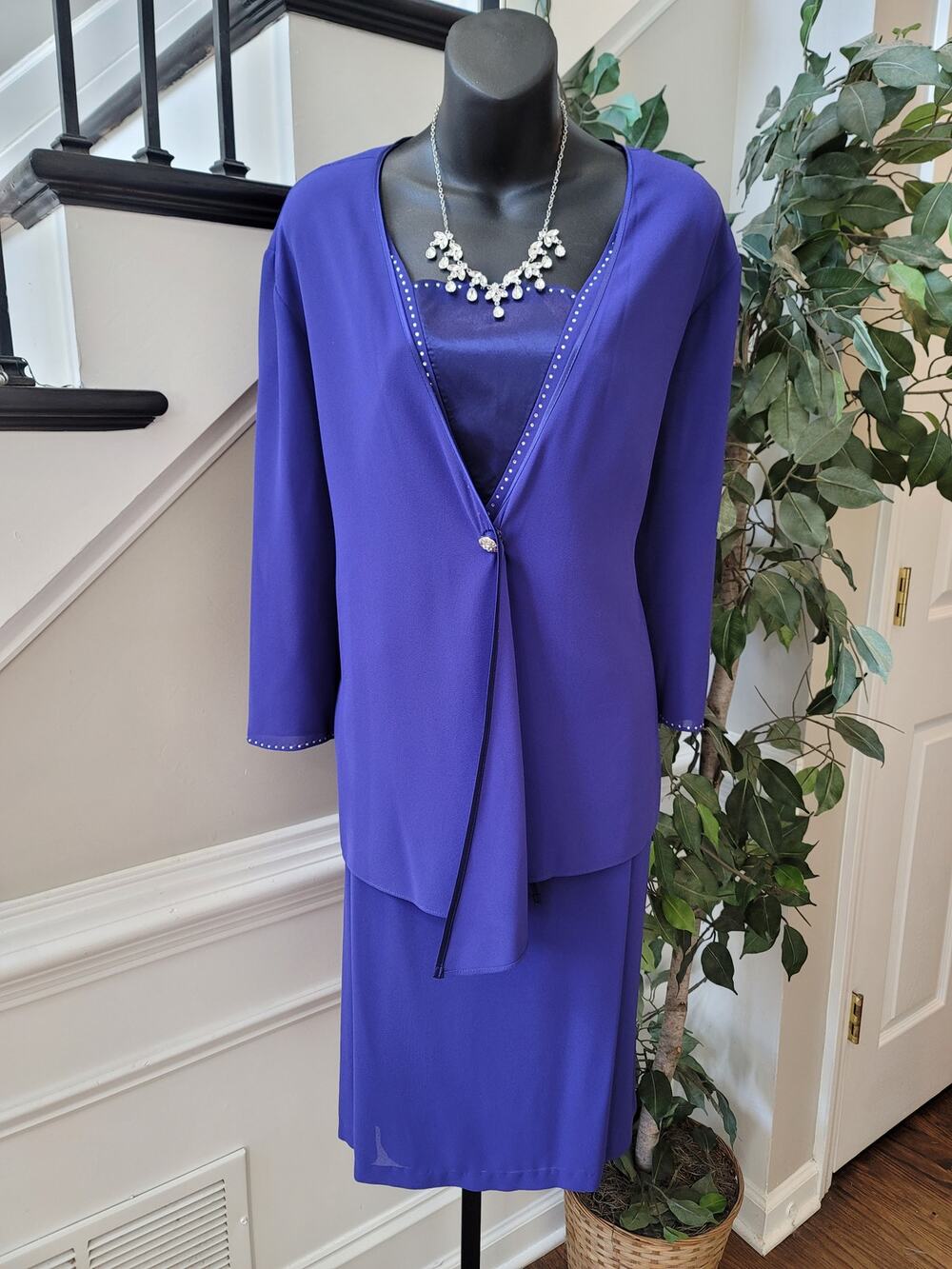 EY Boutique Skirt Suit Women's SZ 18 purple Rhinestone Button Front Back Zipper